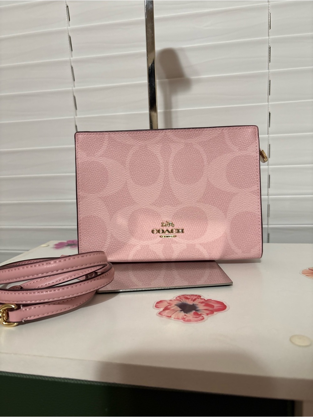🌸Coach Slim Crossbody Bag in powder Pink 🌸